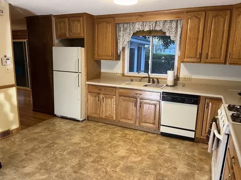 238 Chicopee St, Chicopee, MA 01013 photo 5