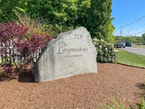 215 Longmeadow Rd #605, Taunton, MA 02780