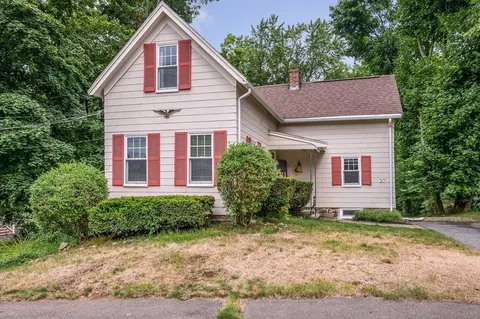 27 Bartley St, Wakefield, MA 01880