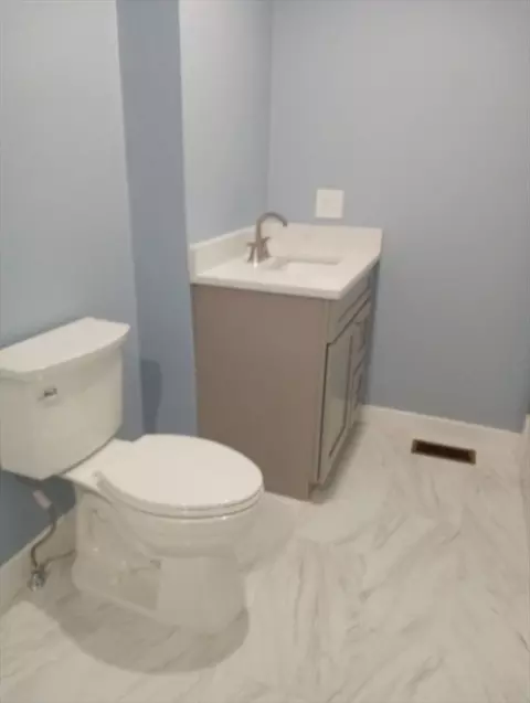 36 Standish St # C, Worcester, MA 01604 photo 7
