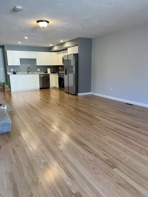 Living - 36 Standish St # B, Worcester, MA 01604 photo 1 of 2
