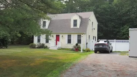 93 Spruce St, Middleboro, MA 02346
