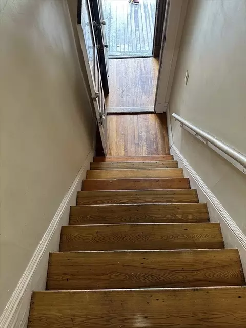 35 Cliftwood St, Springfield, MA 01108 photo 8