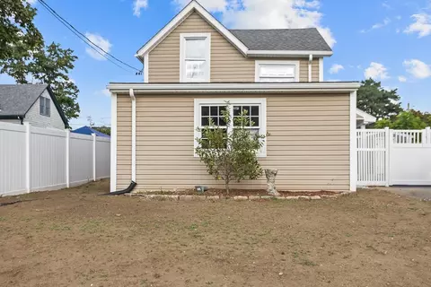 10 Veranda, Swansea, MA 02777