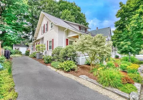 32 Batchelder St, Melrose, MA 02176