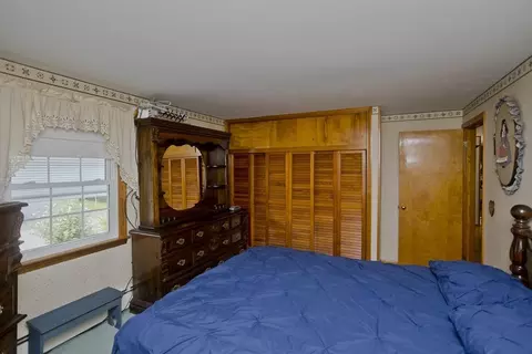 167 Pondview Dr, Chicopee, MA 01020 photo 10