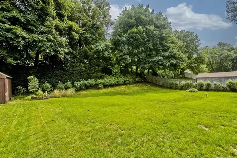 167 Pondview Dr, Chicopee, MA 01020 photo 18