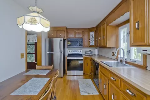 167 Pondview Dr, Chicopee, MA 01020 photo 7