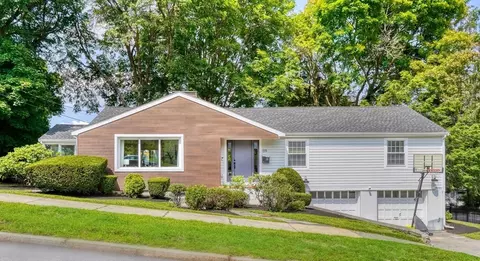 9 Blossom Hill Rd, Winchester, MA 01890