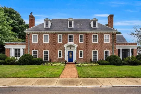 16 Atlantic Ave, Fitchburg, MA 01420