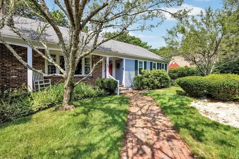 19 Babbling Brook Rd, Barnstable, MA 02632