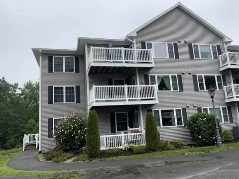 27 Greenleaves #728, Amherst, MA 01002