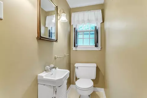 Bath - 95 Fenway Dr, Springfield, MA 01119 photo 1 of 3