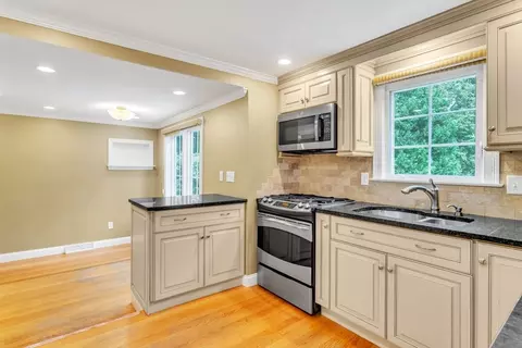 Kitchen - 95 Fenway Dr, Springfield, MA 01119 photo 3 of 4