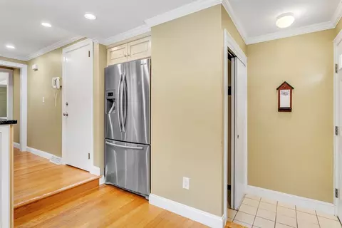 Entry Way - 95 Fenway Dr, Springfield, MA 01119 photo 2 of 2