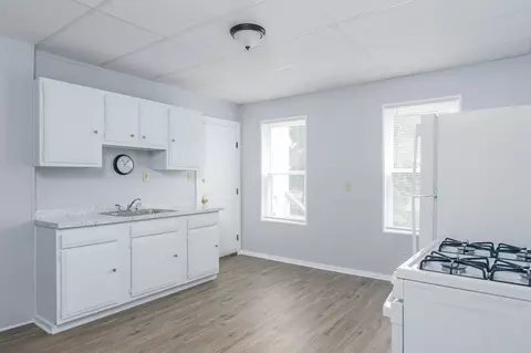 62 Whipple St, Worcester, MA 01607 photo 4