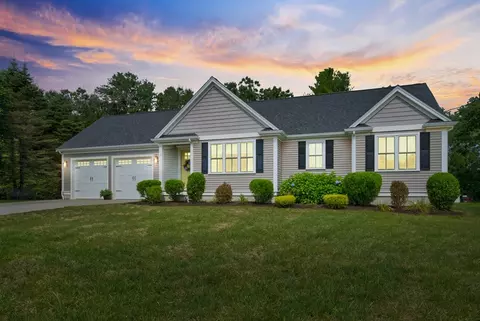 7 Glendale Rd, Hopedale, MA 01747