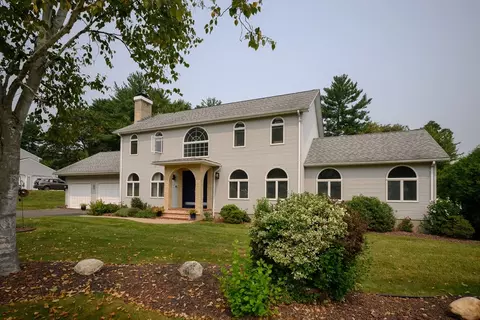 39 Cardinal Ln, Westfield, MA 01085