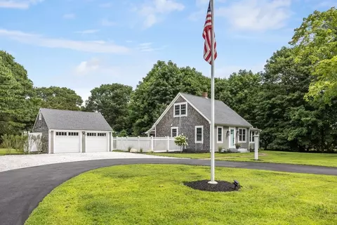 458 Flint St, Marstons Mills, MA 02648