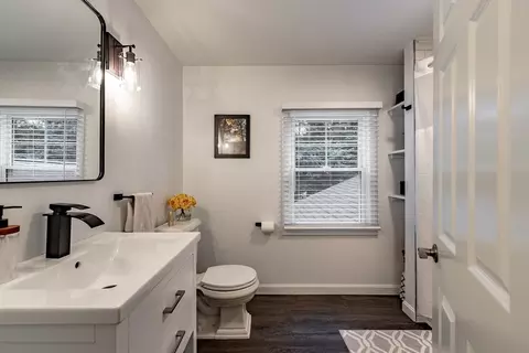 Bath - 145 Emerson St, Springfield, MA 01118 photo 3 of 4