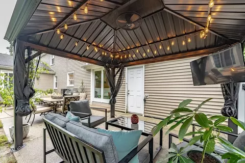 Exterior - 145 Emerson St, Springfield, MA 01118 photo 4 of 8
