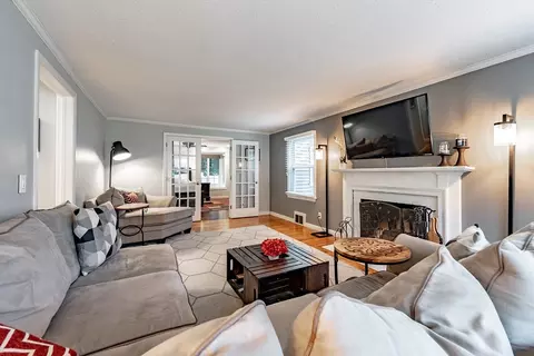 Living - 145 Emerson St, Springfield, MA 01118 photo 3 of 6