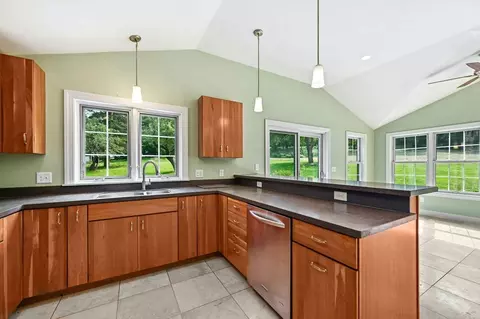 Kitchen - 72 Westboro Rd, Upton, MA 01568 photo 5 of 6