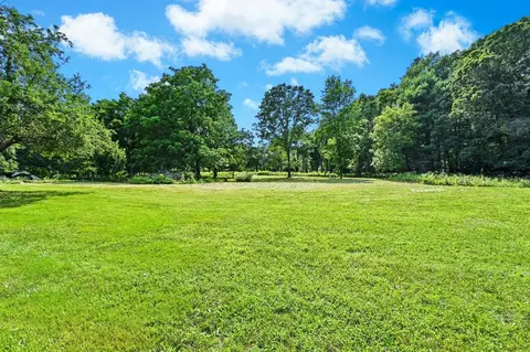 Exterior - 72 Westboro Rd, Upton, MA 01568 photo 6 of 9