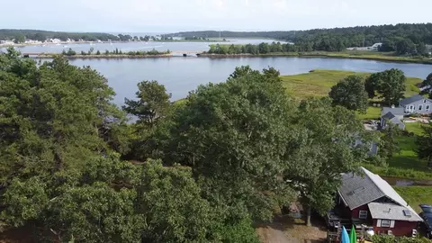 47 Marine Ave, Wareham, MA 02576