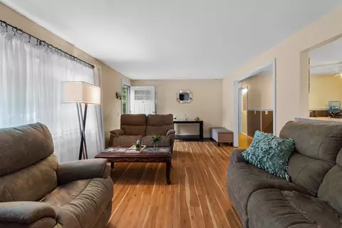Living - 30 Patience Ln, Cotuit, MA 02635 photo 2 of 2