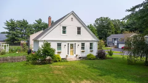 14 Cottage St #A, Pepperell, MA 01463
