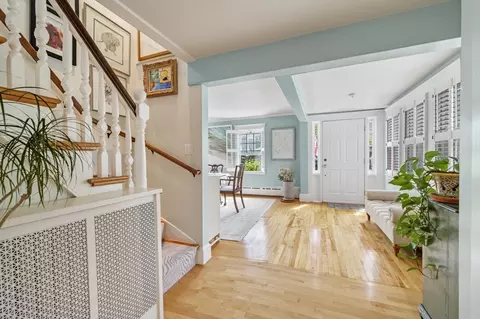 5 Gregory St, Marblehead, MA 01945 photo 3