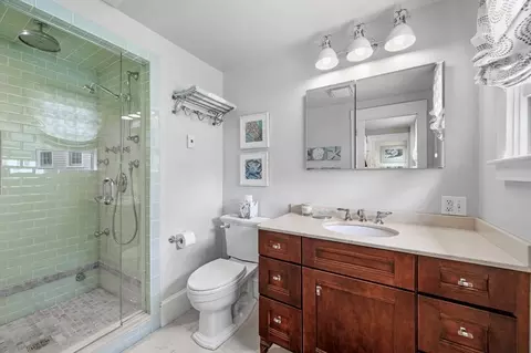 5 Gregory St, Marblehead, MA 01945 photo 16