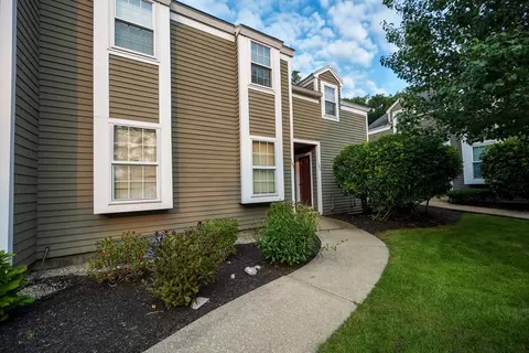 145 Shaw Farm Rd #145, Canton, MA 02021