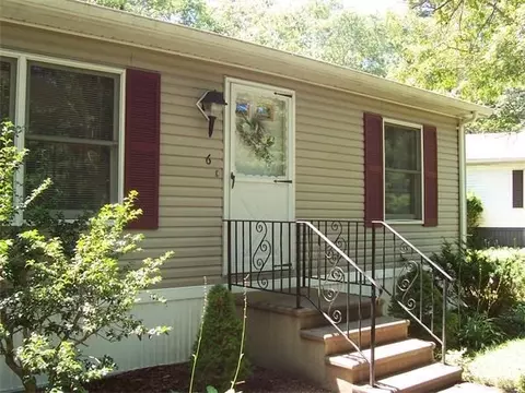 6 Anvil Cir, Plymouth, MA 02360