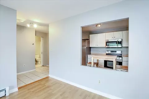 Living - 147 Sylvan St #10A, Danvers, MA 01923 photo 4 of 7