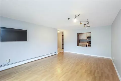 Living - 147 Sylvan St #10A, Danvers, MA 01923 photo 3 of 7