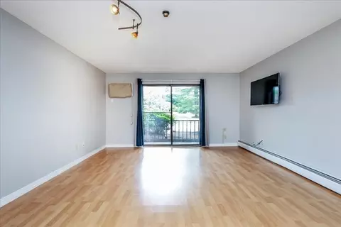 Living - 147 Sylvan St #10A, Danvers, MA 01923 photo 5 of 7