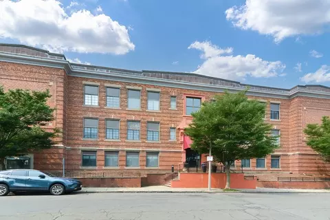 1 Prescott St #302, Boston, MA 02128
