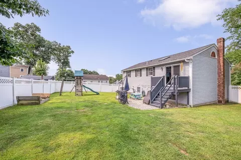 Exterior - 137 C St, Dracut, MA 01826 photo 4 of 6