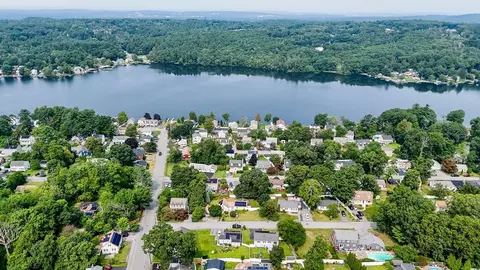 View/Area - 137 C St, Dracut, MA 01826 photo 6 of 6