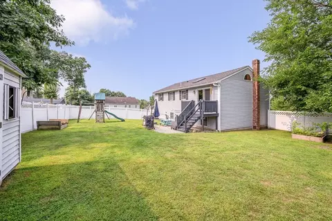Exterior - 137 C St, Dracut, MA 01826 photo 5 of 6