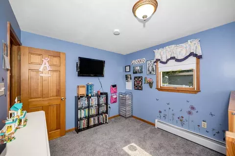Bedroom - 137 C St, Dracut, MA 01826 photo 4 of 11