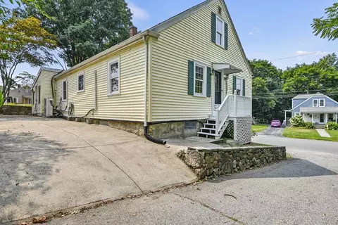 176 Talcott St, Woonsocket, RI 02895 photo 3