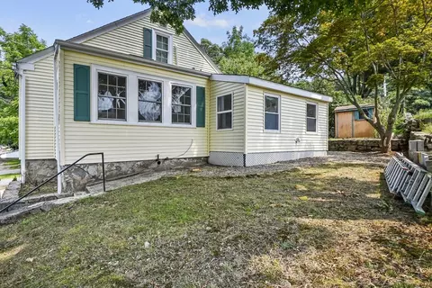 176 Talcott St, Woonsocket, RI 02895 photo 4
