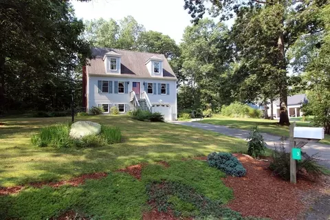 3 Bartelli Rd, Lakeville, MA 02347
