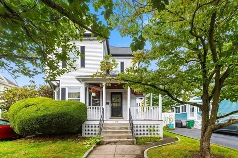 26 Farragut Ave, Medford, MA 02155