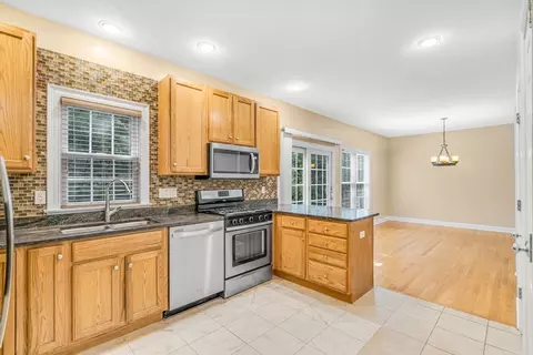 65 Knowlton Cir #65, Upton, MA 01568 photo 14