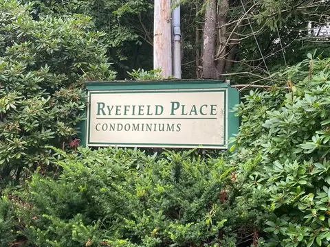 8 Longmeadow Dr #22, Rowley, MA 01969
