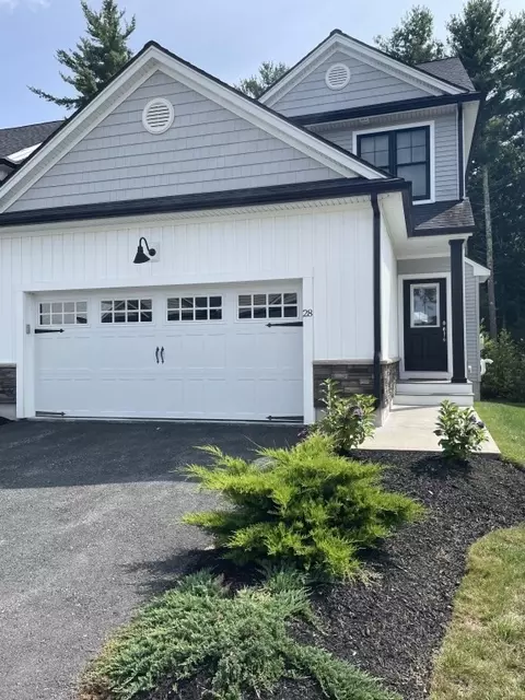 28 Compass Point Dr #28, Douglas, MA 01516